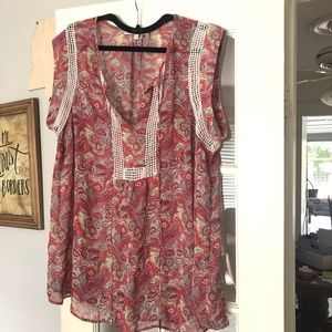 Daniel Rainn Plus Top! ☀️